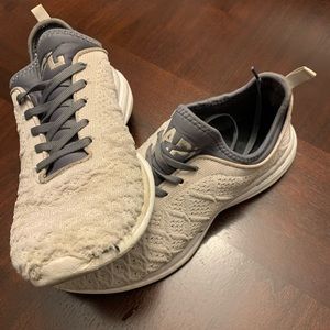 Athletic Propulsion Labs Techloom Phantom Ivory/Grey Shoe Size 9.5